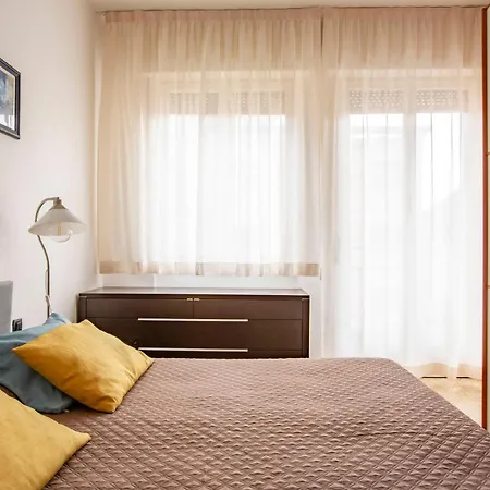 Apartamento [bijoux Como] Elegante Next To Piazza Volta