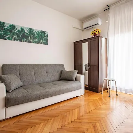 Apartamento [bijoux Como] Elegante Next To Piazza Volta Como